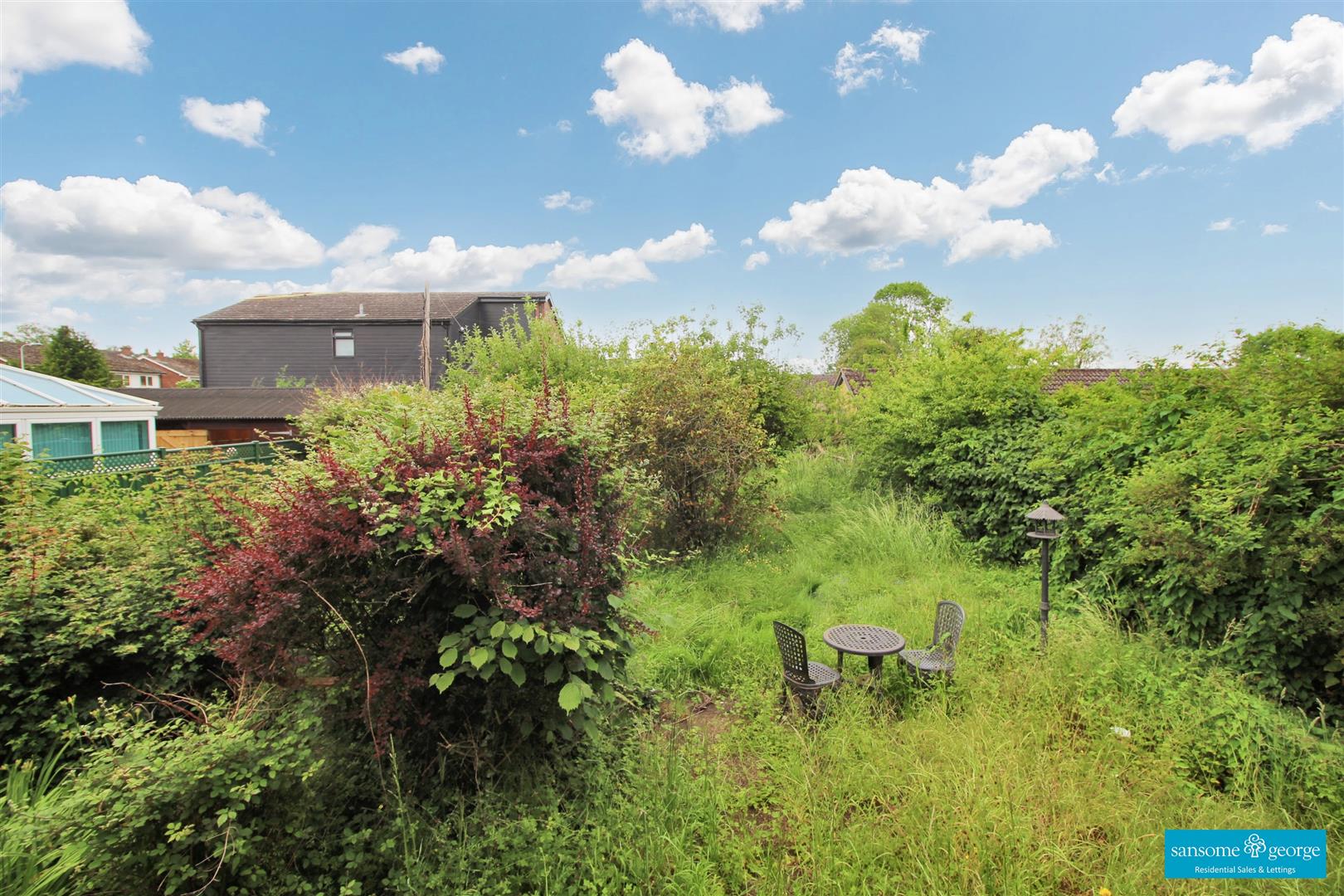 2 bed property in River Gardens, Reading
